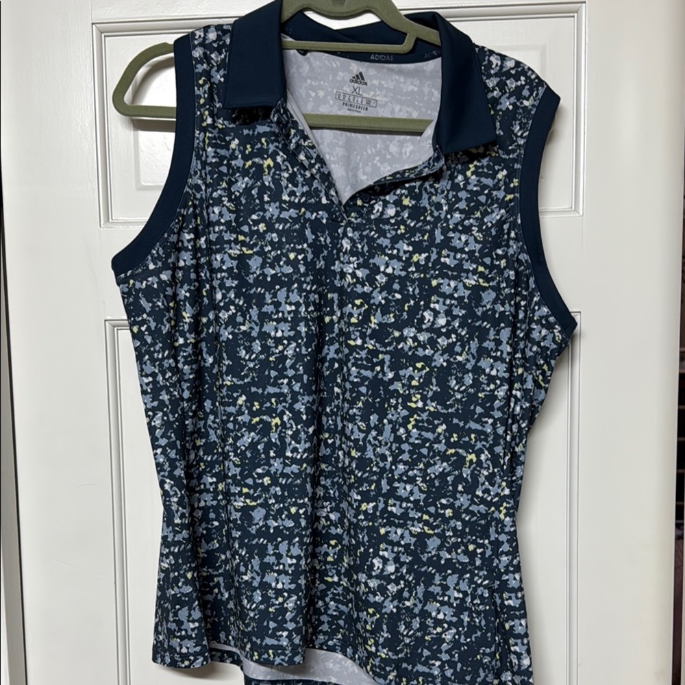 Navy and White Patterned Sleeveless Golf Set - Picture 3 of 4